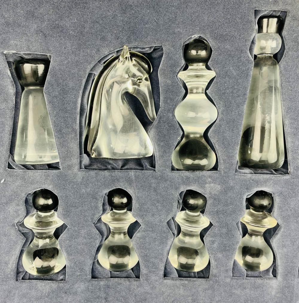 Murano glass chess set detail