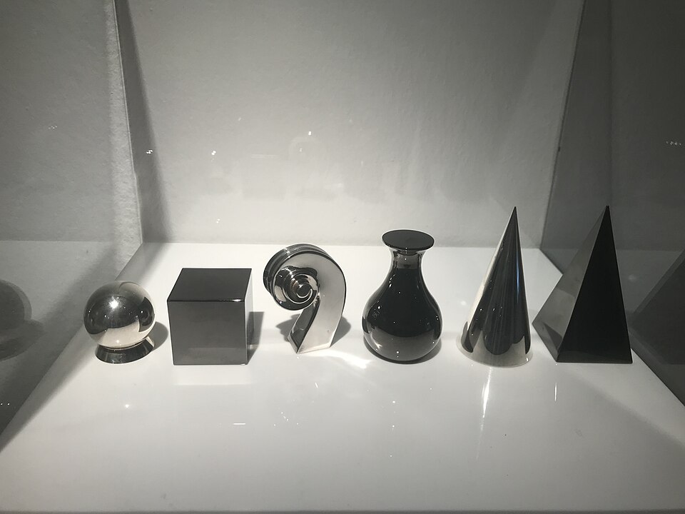 Man Ray chess set